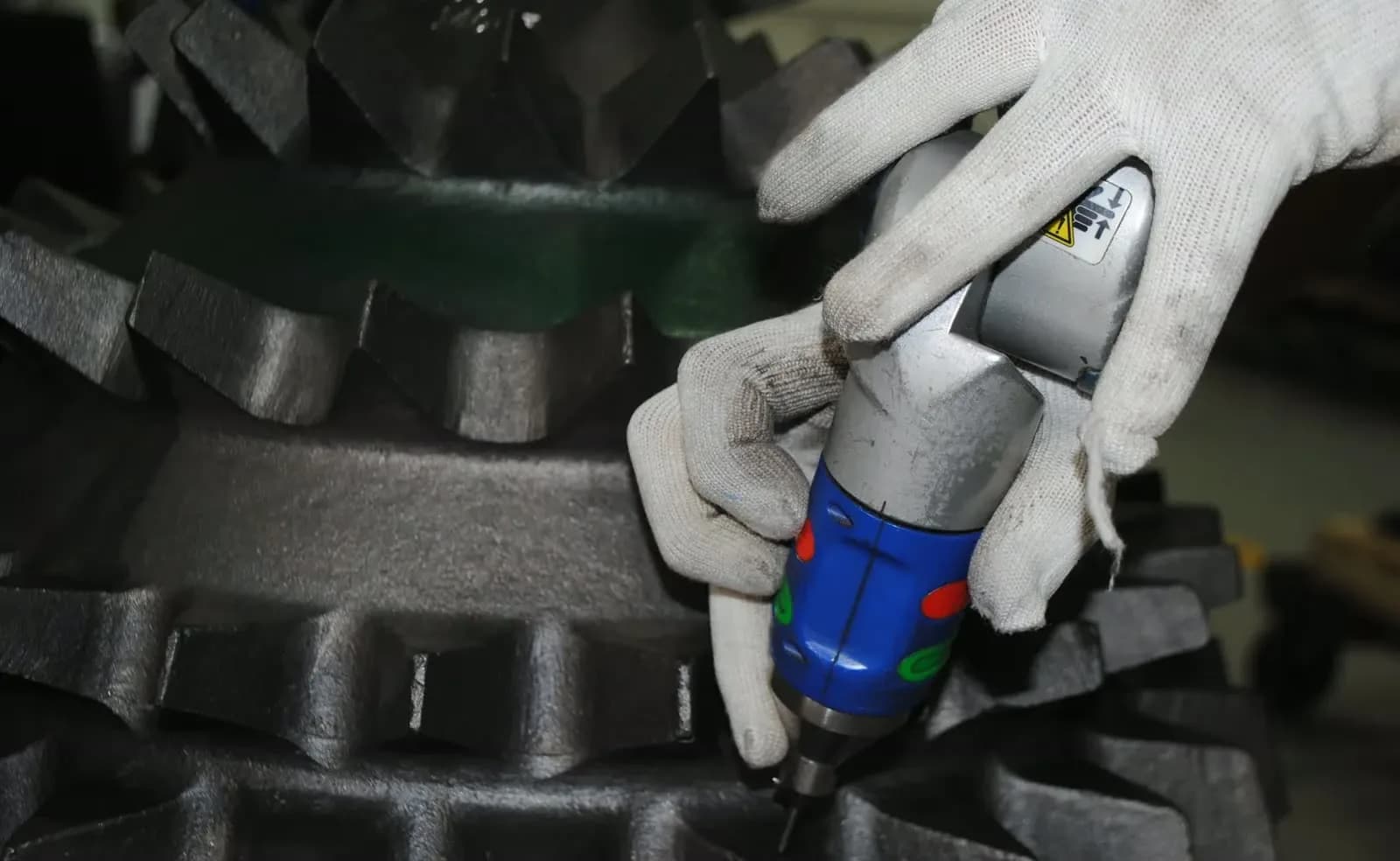 Portable hardness tester on a cast steel component